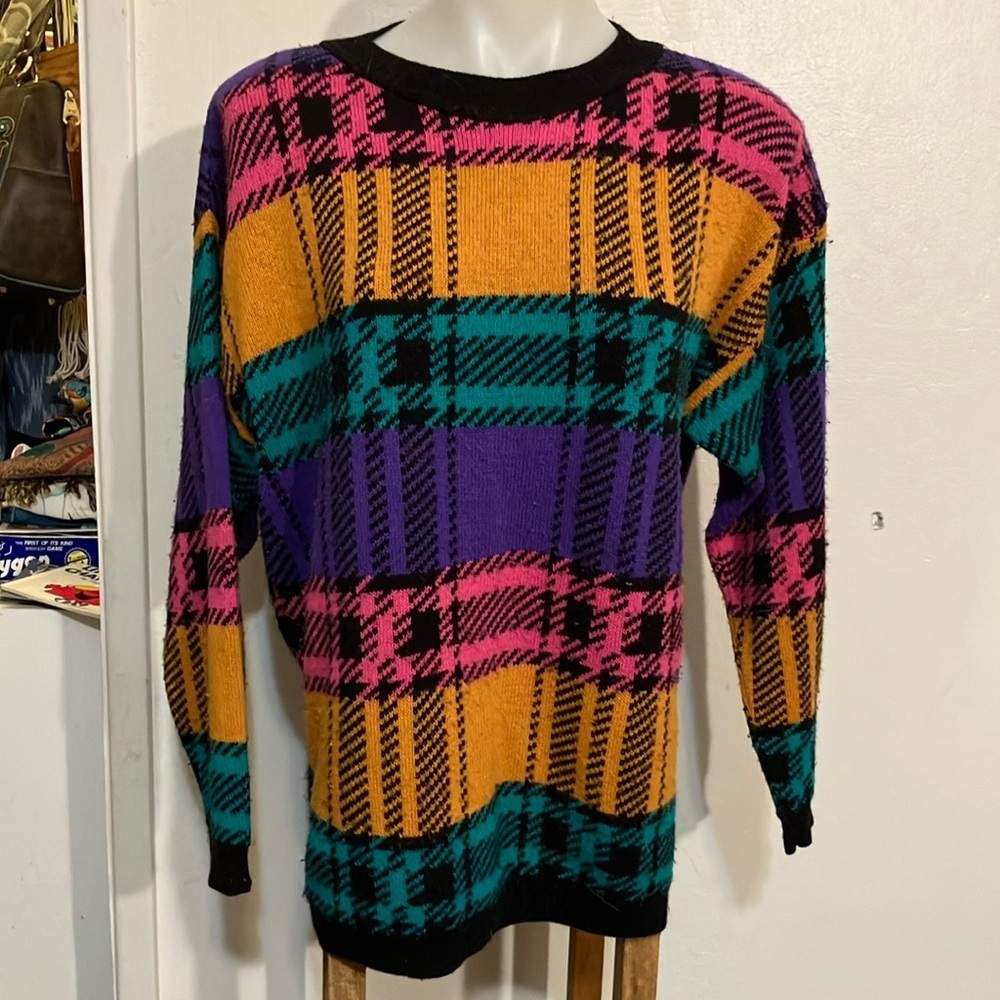 Liz Baker Essentials made in USA 100% cotton color plaid sweater 1990’s free siz